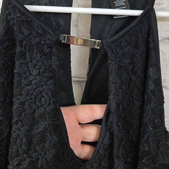 Ashley Stewart Size 18/20 Black Lace Ruffle Keyhole Bar Neck Top Plus 2x Frilly - Picture 7 of 15